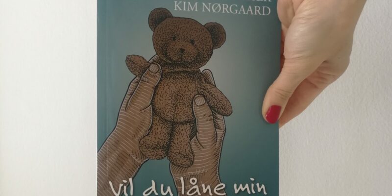 vil du låne min bamse mor manja fik molbæk kim nørgaard anmeldelse